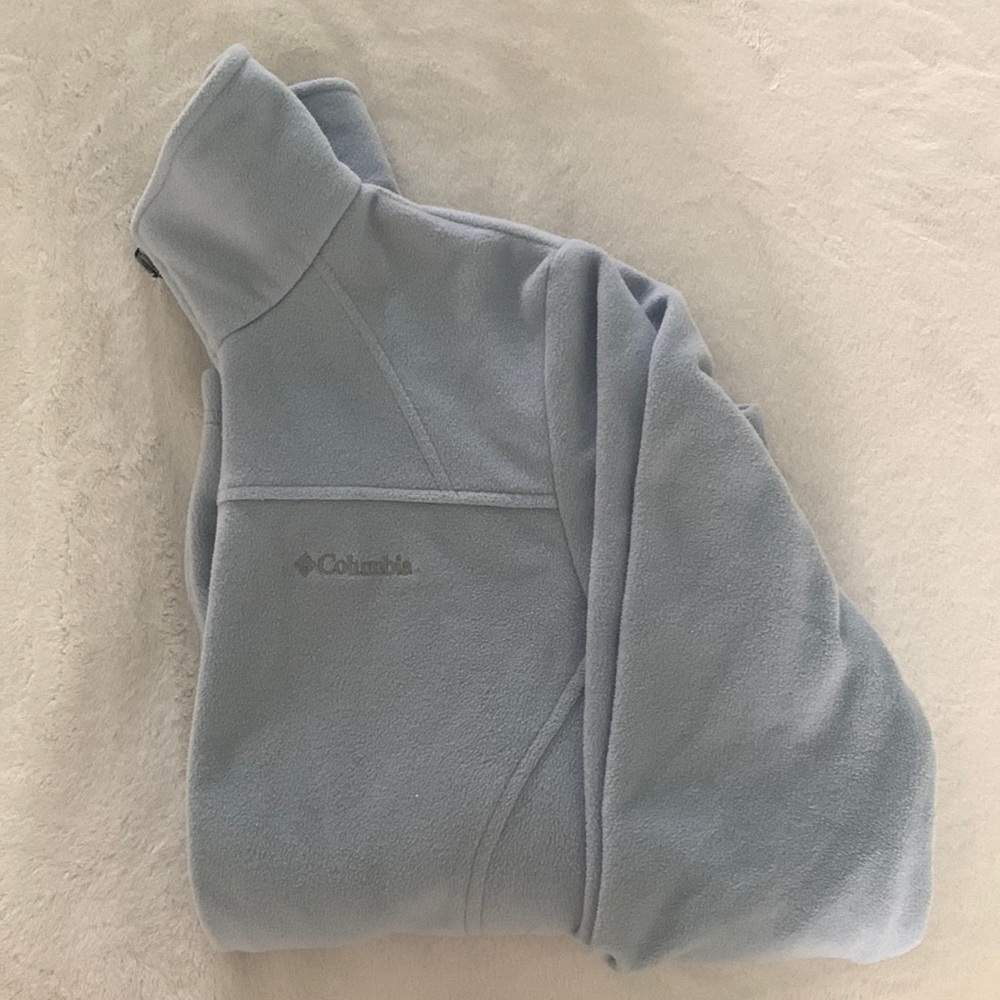 Baby blue Columbia fleece ❄️